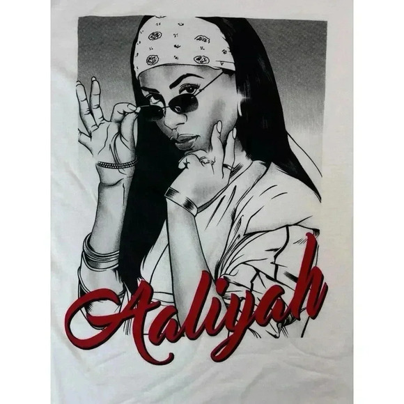 Aaliyah Womens T-Shirt Size 1X White Short Sleeve 90s Hip Hop R&B Plus Babydoll - Picture 2 of 9
